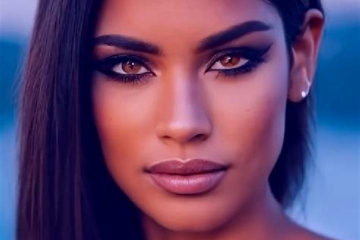 Alice, 24, a black green-eyed latina companion based in Murtajih. Offering Erotic Massage, Domination, Overnight. Available for incall and outcall, overnight...
