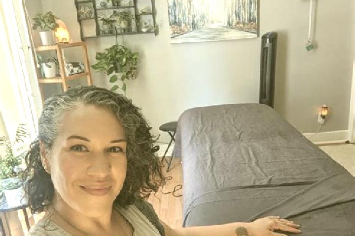 Alice, 24, a black grey-eyed caribbean companion based in El Cenizo. Offering Erotic Massage, Domination, A-Level, Dinner Date, GFE. Available for incall and...