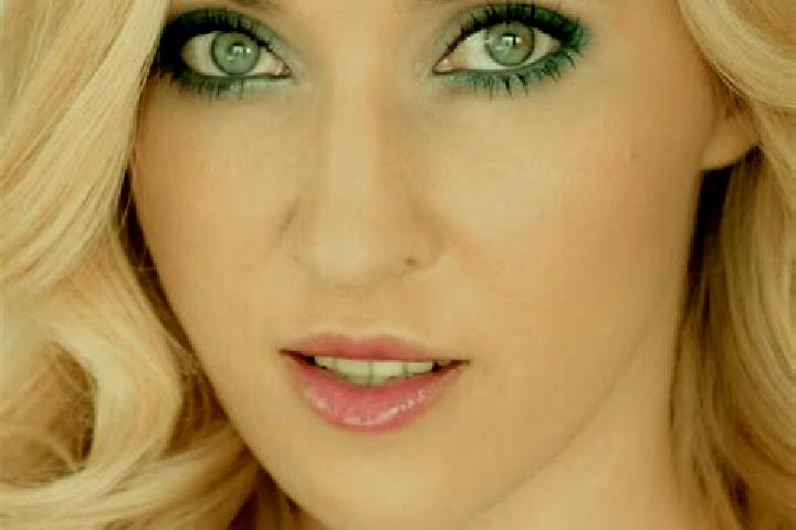Alice, 24, a blonde green-eyed slavic companion based in Soyatlan del Oro. Offering Tantra, BDSM, CIM, Erotic Massage. Available for incall and outcall, over...