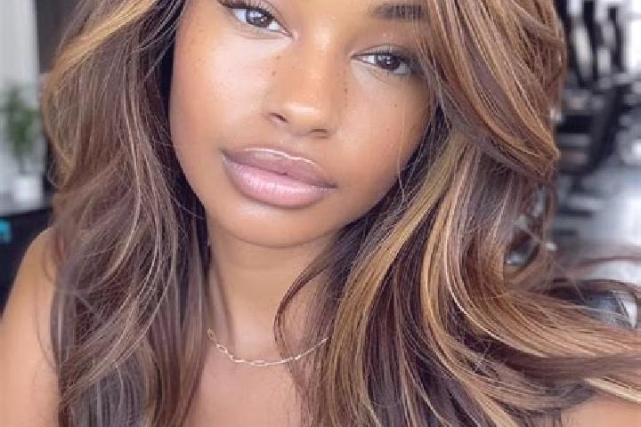 Alice, 24, a dark blonde brown-eyed ebony companion based in Santo Angelo. Offering Tantra, Deep French Kissing, CIM. Available for incall and outcall, overn...