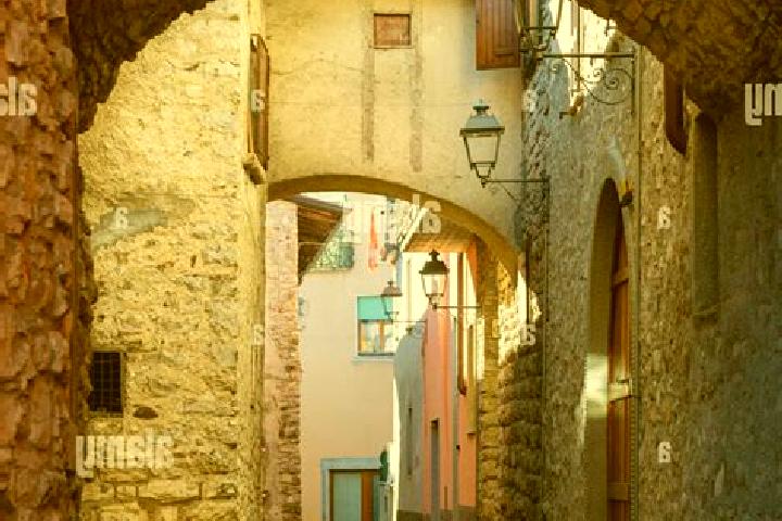 Alice, 24 — Escort in Entratico, Italy