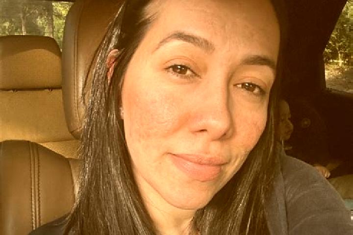 Alice, 24 — Escort in Fowlerville, United States