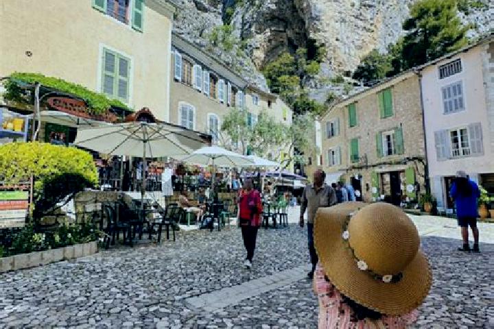 Alice, 24 — Escort in Moustiers-Sainte-Marie, France