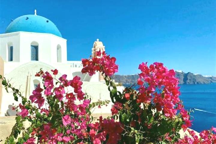 Alice, 24 — Escort in Oia, Portugal