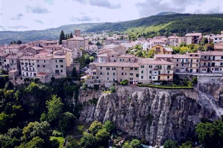 Alice, 24 — Escort in Pieve Vecchia, Italy