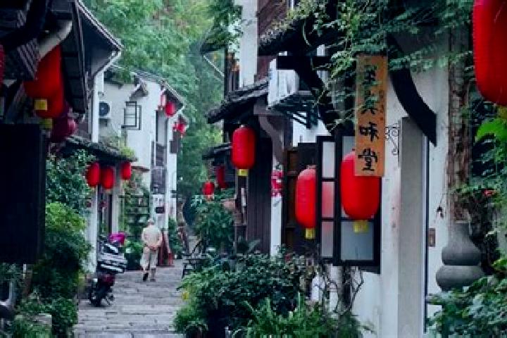 Alice, 24 — Escort in Xiaohe, China
