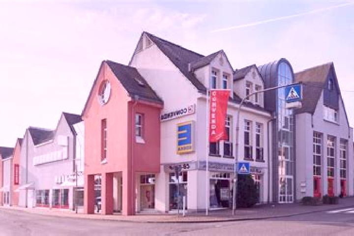 Alice, 25 — Escort in Zilshausen, Germany
