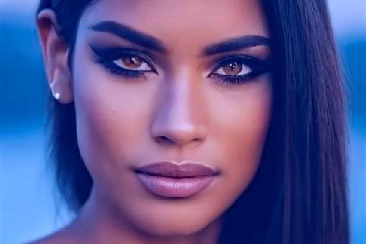 Alice, 26, a blonde amber-eyed latina companion based in Gaitania. Offering Roleplay, Erotic Massage, Travel Companion, CIM. Available for incall and outcall...