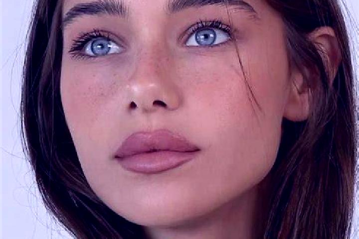 Alice, 26, a brunette brown-eyed slavic companion based in Sevenum. Offering OWO, BDSM. Available for incall and outcall, overnight bookings available.