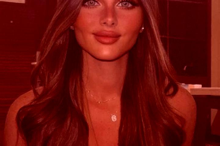 Alice, 26, a brunette dark-eyed ebony companion based in Unterradlberg. Offering CIM, Travel Companion. Available for incall and outcall, day and evening dates.