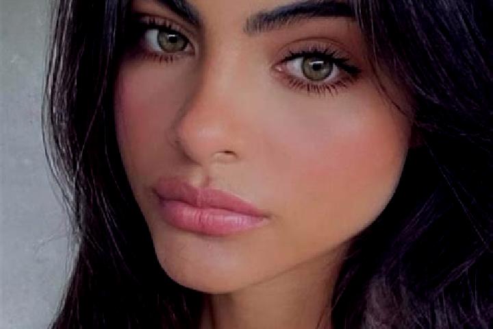 Alice, 26, a brunette dark-eyed indian companion based in Waepitak. Offering CIM, Overnight, Party Girl. Available for incall and outcall, overnight bookings...
