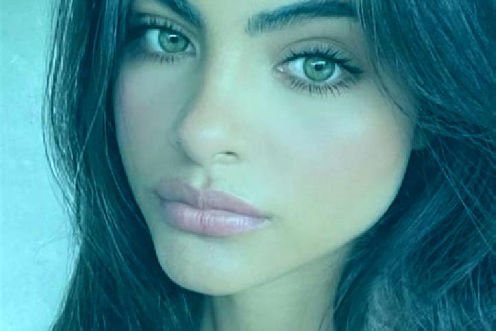 Alice, 26, a brunette green-eyed latina companion based in Castello. Offering Deep French Kissing, Tantra, Couples. Available for incall and outcall, overnig...