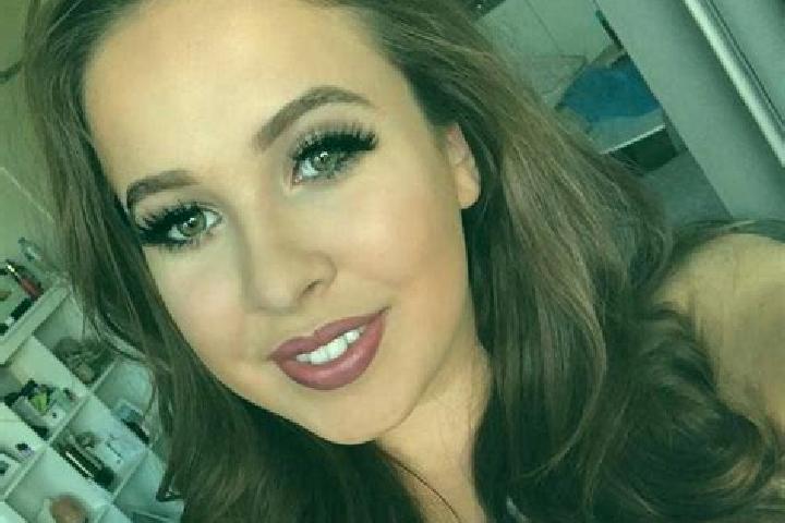 Alice, 26, a brunette grey-eyed caucasian companion based in Airmont. Offering Fetish, Girlfriend Experience, Deep French Kissing. Available for incall and o...