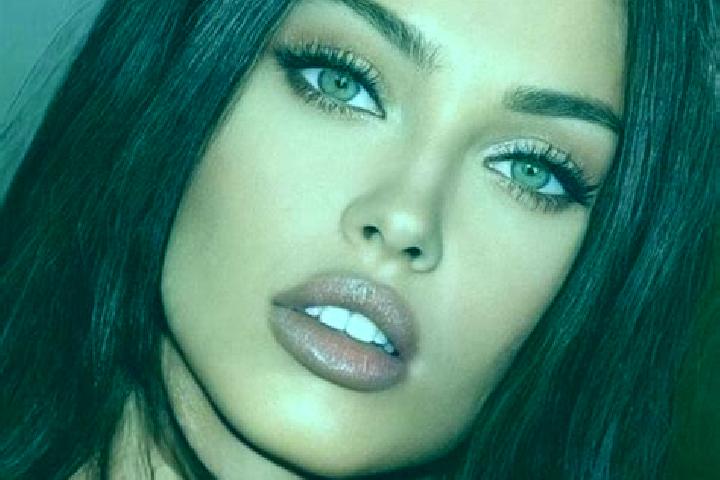 Alice, 26, a chestnut green-eyed latina companion based in Oestii Pamanteni. Offering Girlfriend Experience, Deep French Kissing, Massage, A-Level. Available...