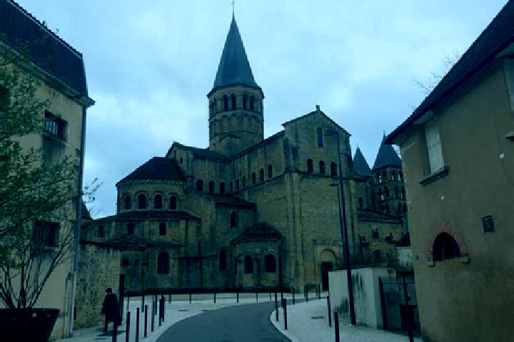 Alice, 26 — Escort in Montceau-les-Mines, France