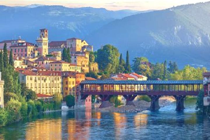 Alice, 26 — Escort in San Patrizio, Italy