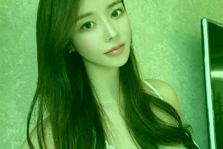 Alice, 26 — Escort in Shimenqiao, China