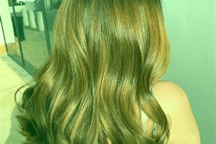 Alice, 27, a chestnut brown-eyed slavic companion based in Valle de la Serena. Offering Tantra, Striptease, Duos. Available for incall and outcall, overnight...