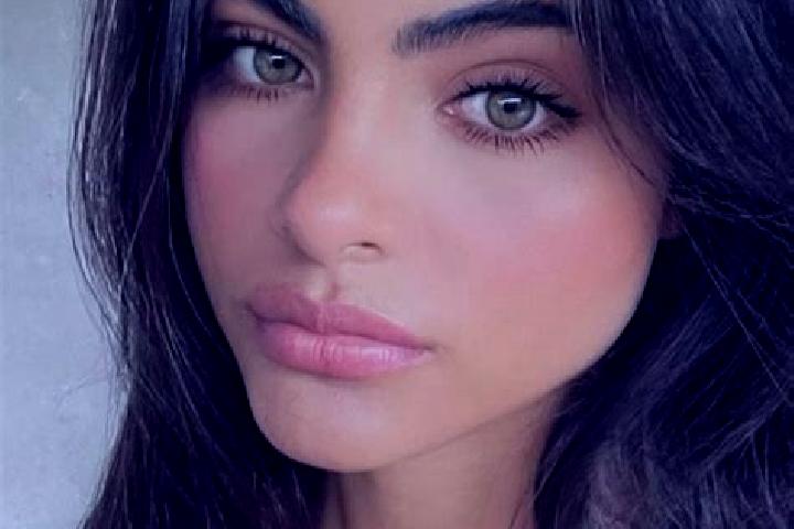 Alice, 27, a red green-eyed latina companion based in Dekan. Offering OWO, Erotic Massage, Striptease, Prostate Massage. Available for incall and outcall, ov...