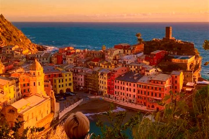 Alice, 27 — Escort in Marco, Italy