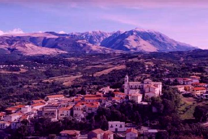 Alice, 27 — Escort in San Valentino in Abruzzo Citeriore, Italy