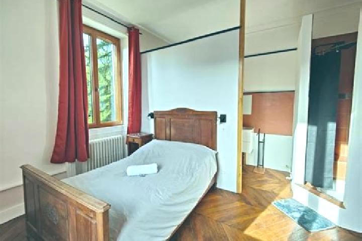 Alice, 27 — Escort in Serrieres-en-Chautagne, France