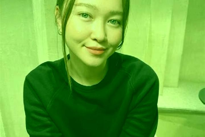 Alice, 28, a auburn blue-eyed asian companion based in Esil. Offering BDSM, Party Girl, Roleplay. Available for incall and outcall, overnight bookings availa...