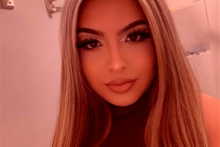 Alice, 28, a blonde brown-eyed latina companion based in Breitscheidt. Offering Fetish, OWO, Travel Companion, Girlfriend Experience. Available for incall an...
