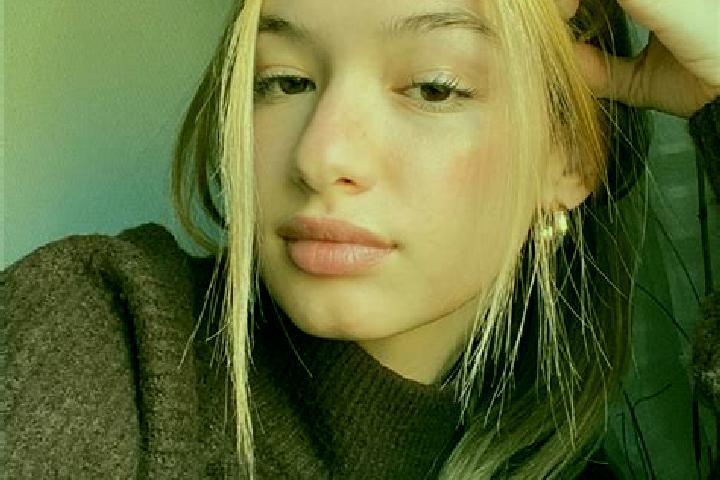 Alice, 28, a blonde brown-eyed middle eastern companion based in Weida. Offering CIM, Massage. Available for incall and outcall, overnight bookings available.