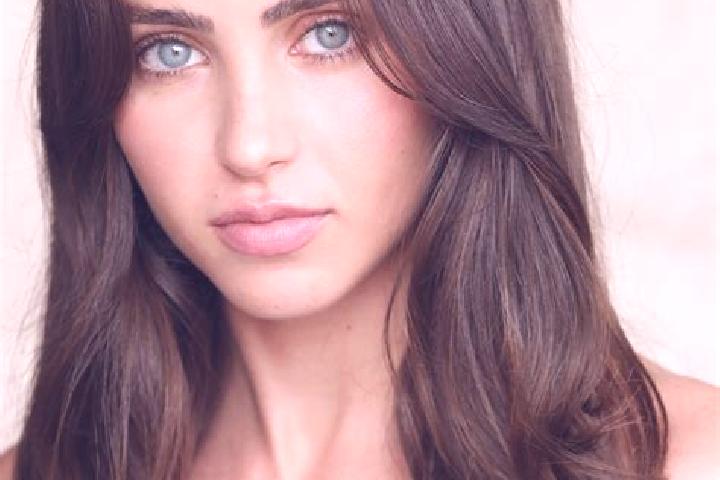 Alice, 28, a dark blonde brown-eyed latina companion based in Monte Real. Offering A-Level, Couples, Erotic Massage, Party Girl. Available for incall and out...