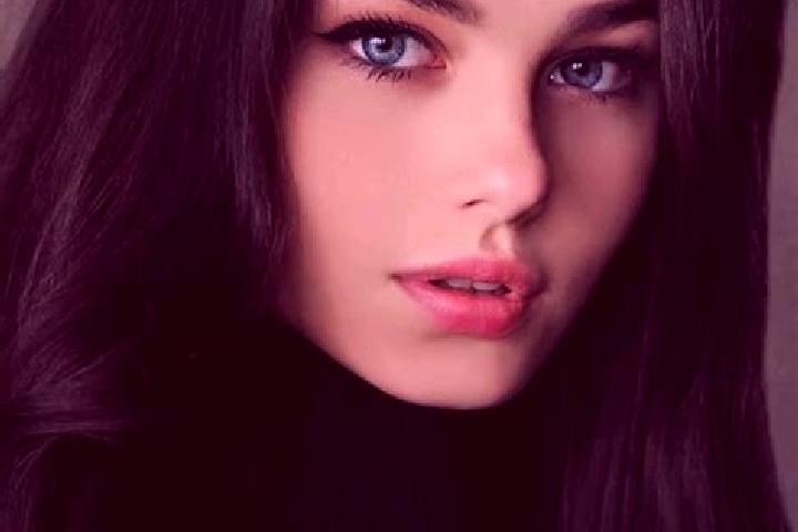 Alice, 28, a red blue-eyed slavic companion based in Broad Blunsdon. Offering Erotic Massage, Massage, CIM, GFE, Deep French Kissing. Available for incall an...