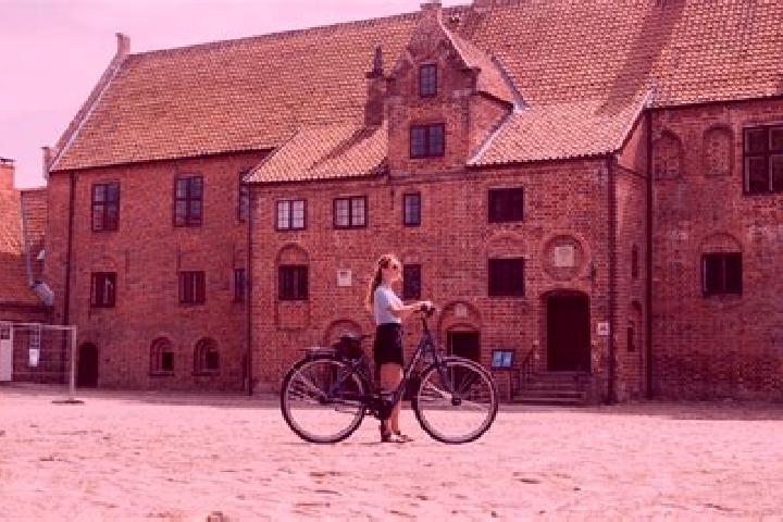 Alice, 28 — Escort in Kloster, Denmark