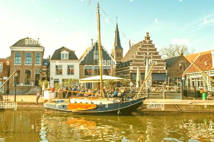 Alice, 28 — Escort in Monnickendam, Netherlands