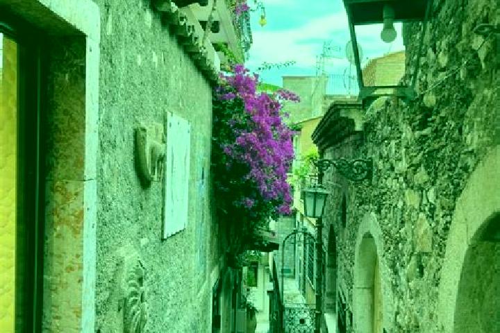 Alice, 28 — Escort in Rota Greca, Italy