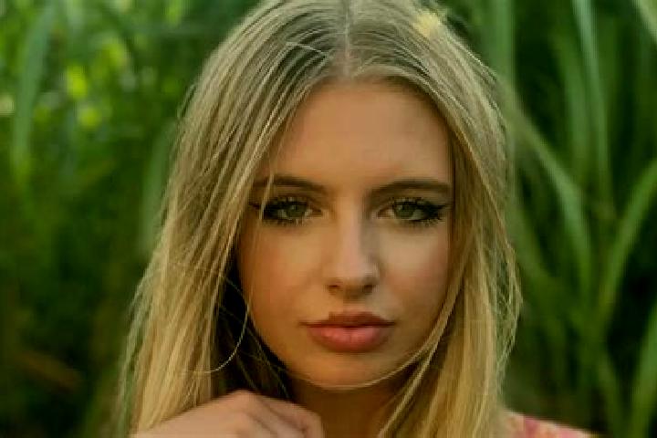 Alice, 28 — Escort in Zichen-Zussen-Bolder, Belgium