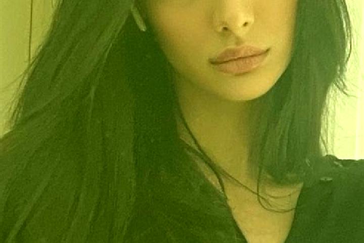 Alice, 29, a black dark-eyed middle eastern companion based in Sarego. Offering Roleplay, OWO. Available for incall and outcall, overnight bookings available.