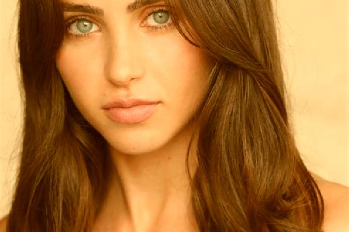 Alice, 29, a brunette hazel-eyed latina companion based in La Croixille. Offering Domination, Massage, Party Girl. Available for incall and outcall, day and ...