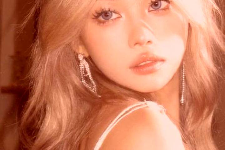 Alice, 29, a platinum blonde hazel-eyed asian companion based in Naili. Offering Duos, Overnight, Roleplay, OWO. Available for incall and outcall, day and ev...