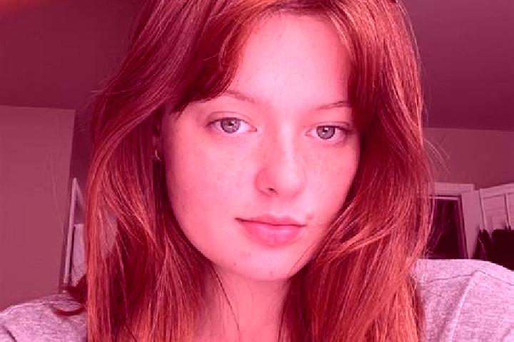 Alice, 29, a red grey-eyed latina companion based in Akdiken. Offering Overnight, A-Level, Striptease. Available for incall and outcall, overnight bookings a...