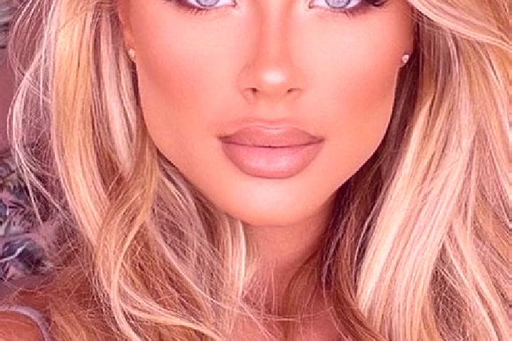Alice, 30, a blonde hazel-eyed latina companion based in Akabia. Offering OWO, Travel Companion, Striptease. Available for incall and outcall, day and evenin...