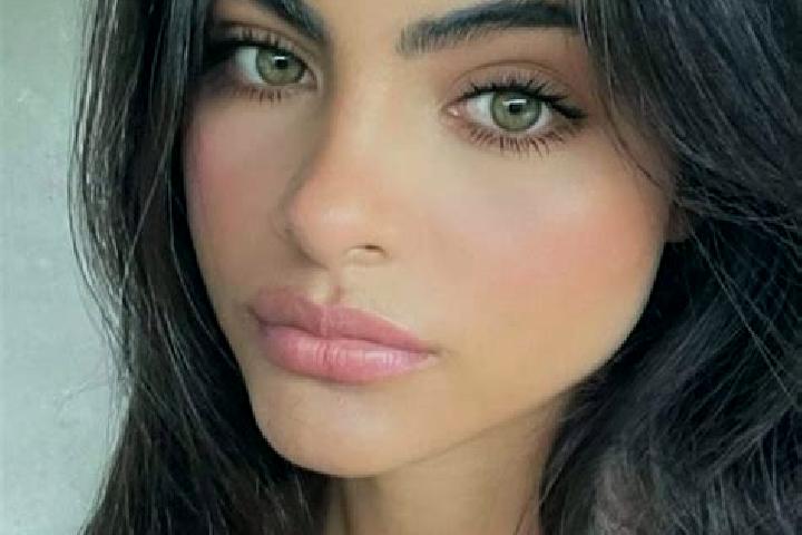 Alice, 30, a brunette dark-eyed latina companion based in Cordeiro. Offering Deep French Kissing, GFE, Massage. Available for incall and outcall, day and eve...