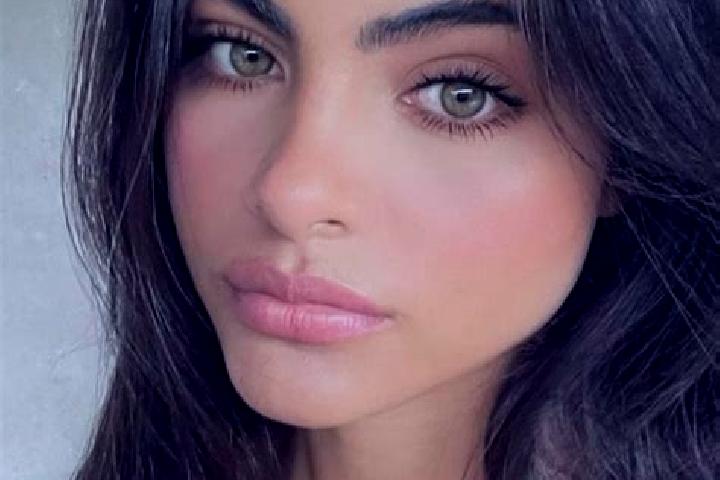 Alice, 30, a brunette green-eyed caribbean companion based in Mreznicki Varos. Offering Striptease, BDSM, Deep French Kissing. Available for incall and outca...