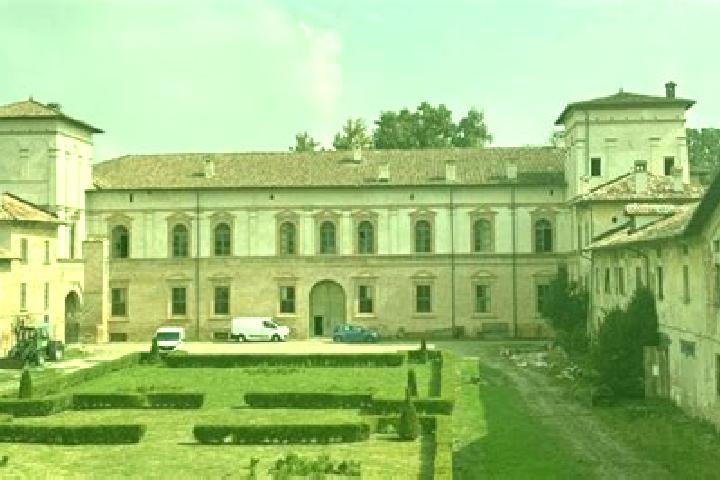 Alice, 30 — Escort in Castelletto di Branduzzo, Italy