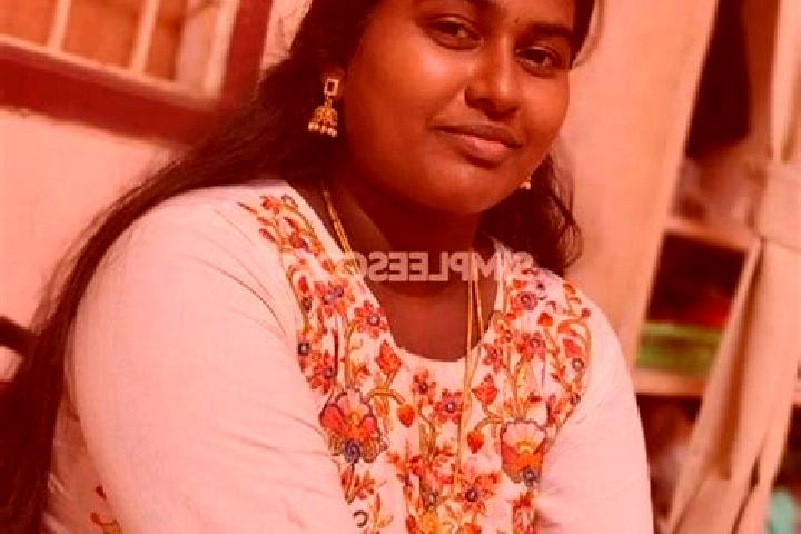 Alice, 30 — Escort in Karur, India