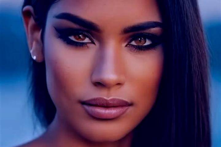 Alice, 31, a black dark-eyed latina companion based in Kudeyevskiy. Offering Party Girl, Massage, Girlfriend Experience, Striptease. Available for incall and...