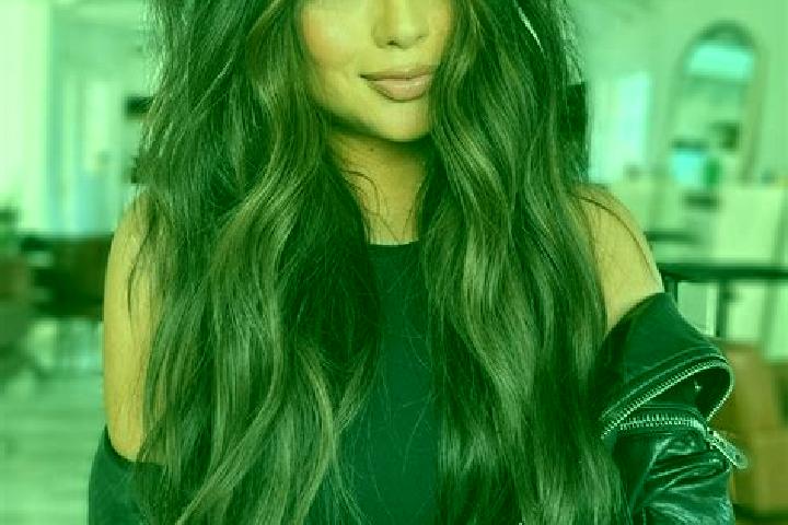 Alice, 31, a brunette dark-eyed mixed companion based in Bertoua. Offering OWO, Party Girl, 69. Available for incall and outcall, day and evening dates.