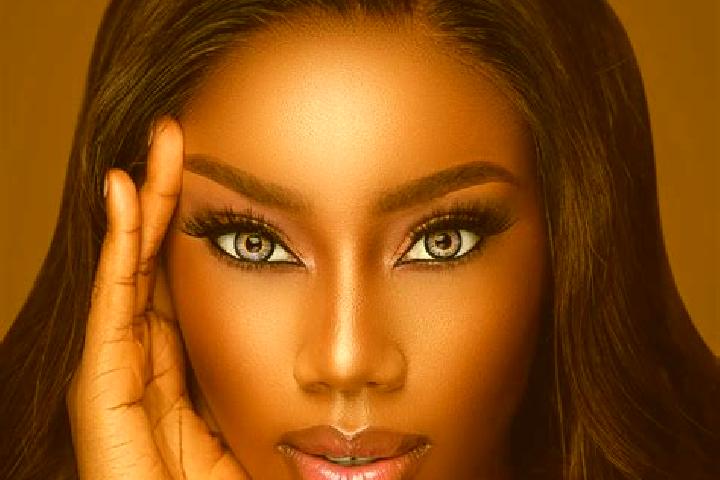 Alice, 31, a chestnut blue-eyed ebony companion based in Jiahe. Offering Striptease, Tantra, OWO. Available for incall and outcall, day and evening dates.