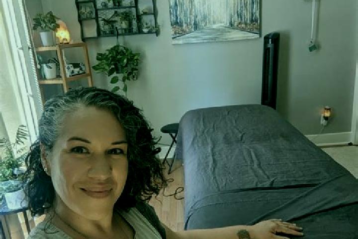 Alice, 31, a chestnut grey-eyed ebony companion based in Tournon-Saint-Martin. Offering Massage, Domination, 69, Fetish, CIM. Available for incall and outcal...