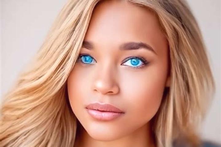 Alice, 31, a dark blonde blue-eyed latina companion based in Arenas. Offering Couples, CIM. Available for incall and outcall, overnight bookings available.
