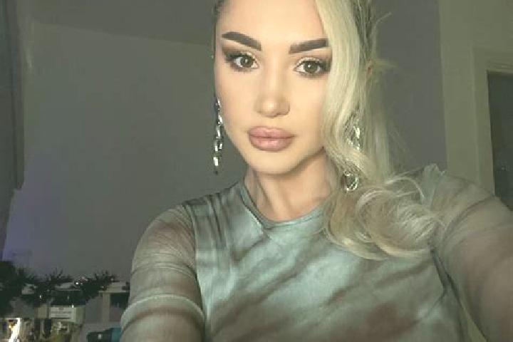 Alice, 31, a platinum blonde amber-eyed indian companion based in Ruda nad Moravou. Offering BDSM, GFE, Travel Companion, Party Girl, 69. Available for incal...